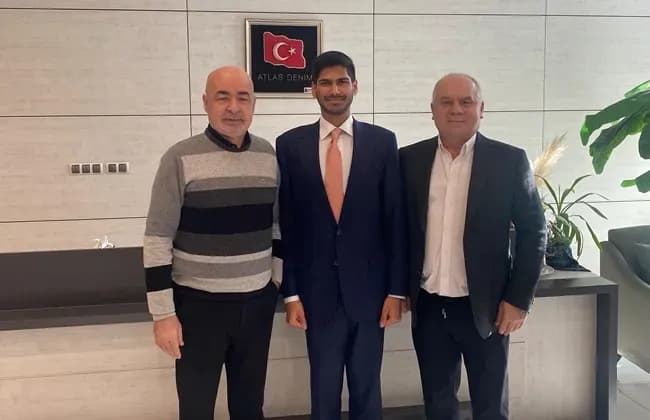 From left : Mr. Beytullah Yıldız, Chairman of the Board of Directors, Atlas Denaim Tekstil San.Tic.AŞ, Mr. Jaidev Jayavarthanavelu, Director, LMW Global FZE, Mr. Erdoğan Türkmen, Vice-Chairman of the Board of Directors, Atlas Denim Tekstil San.Tic.AŞ